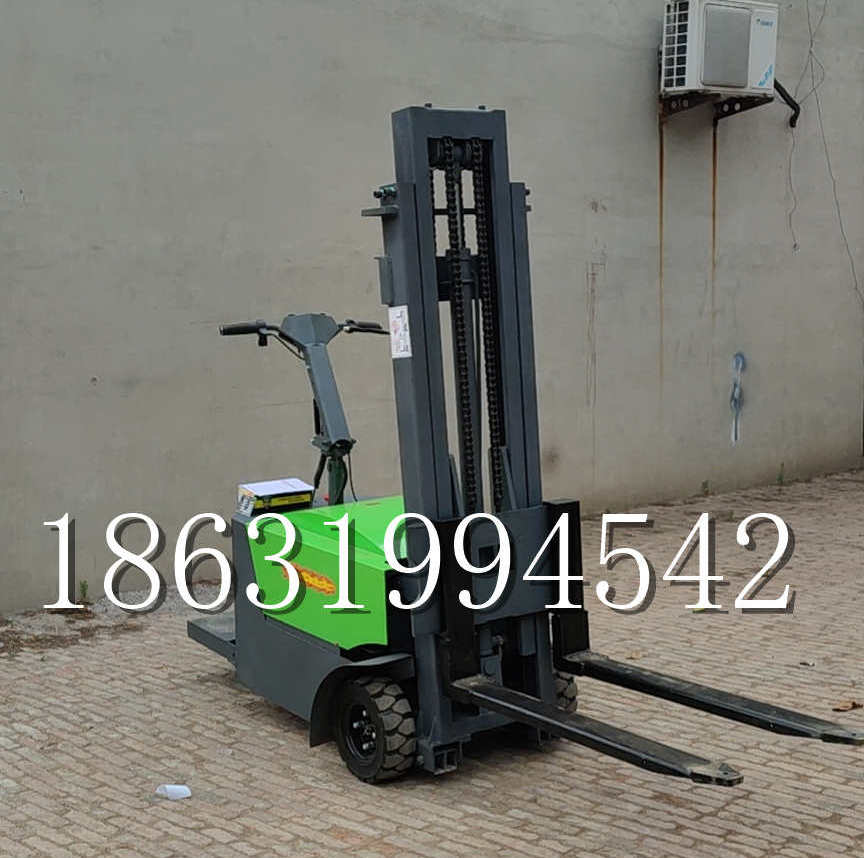 黑龙江省优程全电动叉车插腿式堆高车液压装卸车1.5吨升高小型站驾式铲车